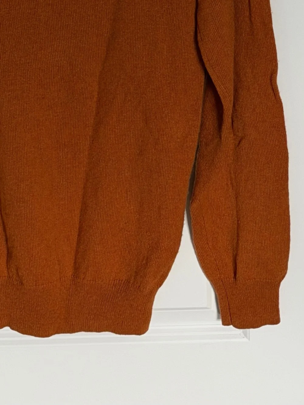 J. Crew Men’s Crewneck Cashmere Sweater in Rust Orange Size Small 54862
